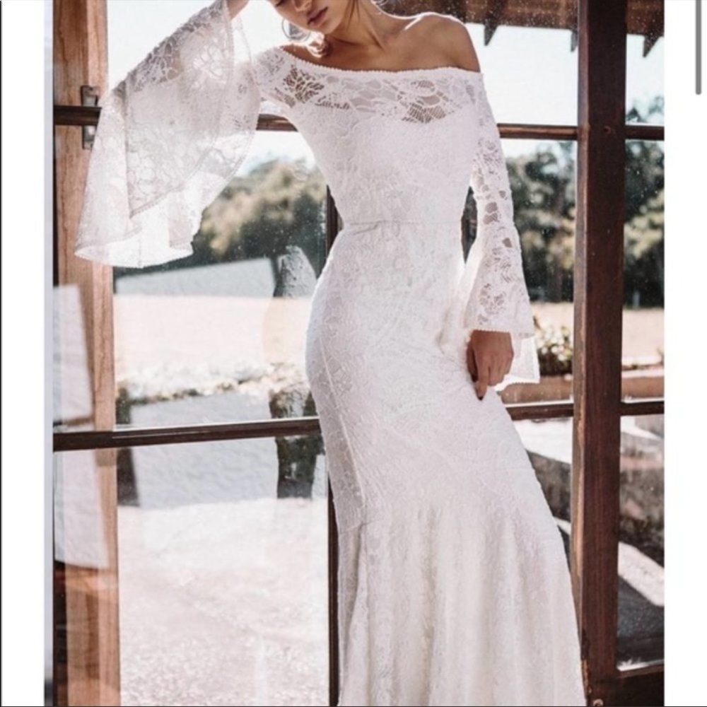Grace Loves Lace Wedding gown . Size XS or 0-4